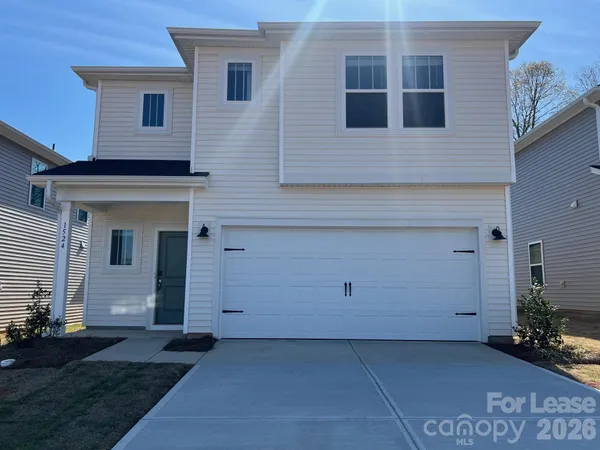$1,895 | 1524 31st Street Northeast, Unit 34, Conover, NC 28613