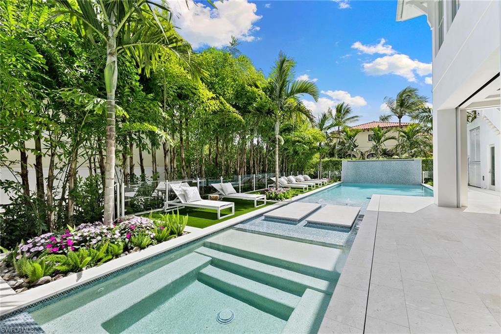 2131 Marina Drive Naples, FL 34102 - Photo 15 of 45
