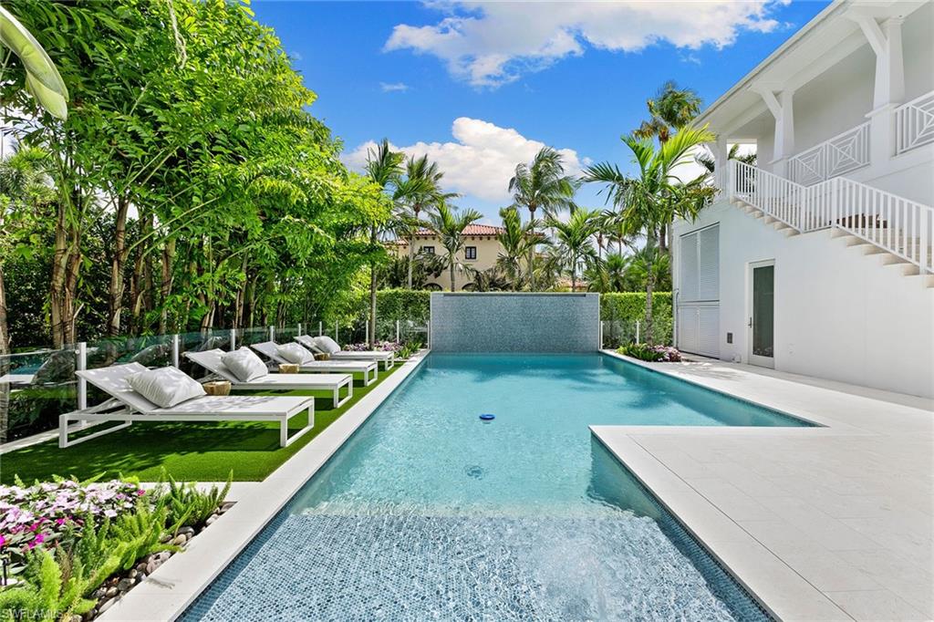 2131 Marina Drive Naples, FL 34102 - Photo 16 of 45