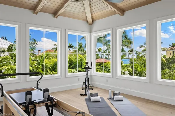 $10,900,000 | 2131 Marina Drive, Naples, FL 34102