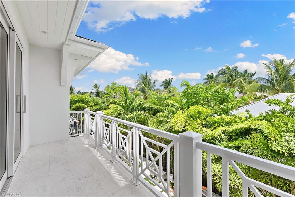 2131 Marina Drive Naples, FL 34102 - Photo 35 of 45