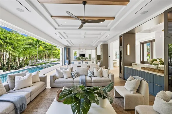 $10,900,000 | 2131 Marina Drive, Naples, FL 34102