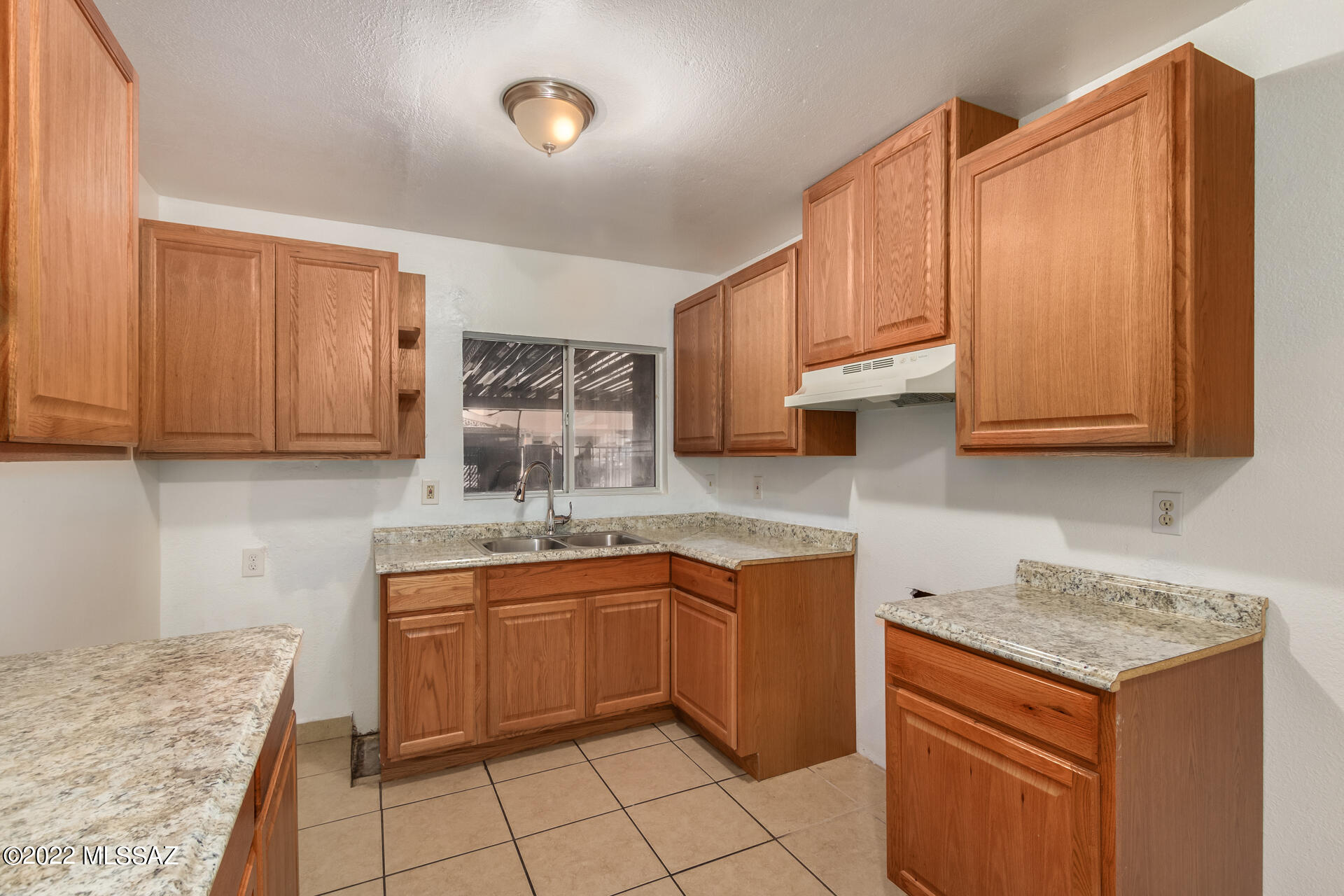 3506 South Mission Road, Unit E Tucson, AZ 85713 - Photo 4 of 25