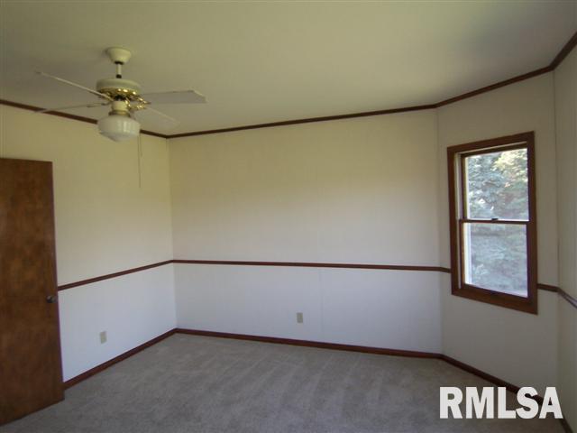 4641 135th Street Clinton, IA 52732 - Photo 6 of 24 Gallery Image 6