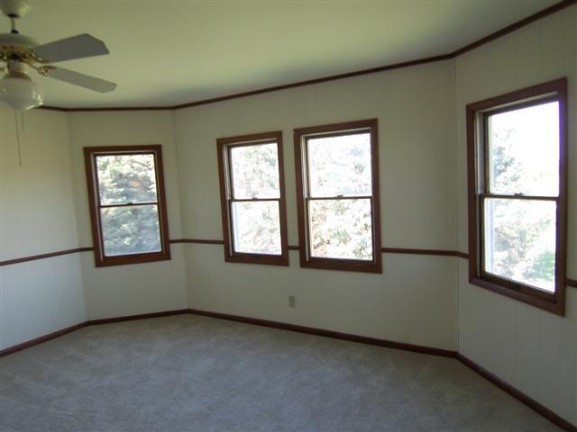 4641 135th Street Clinton, IA 52732 - Photo 7 of 24 Gallery Image 7