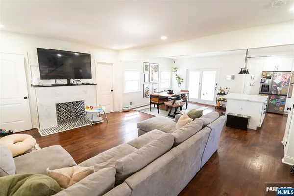 $799,900 | 246 Stirling Avenue, Orange, NJ 07050