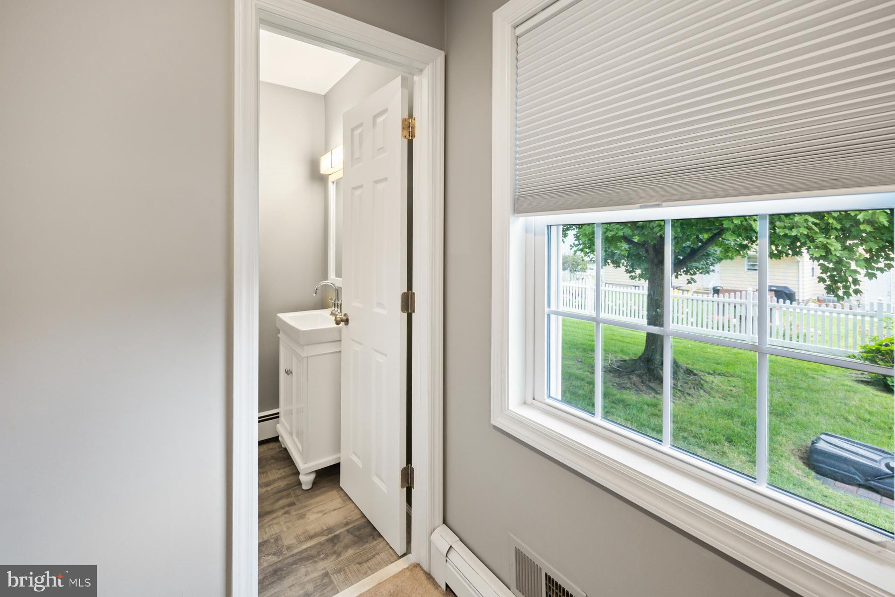 112 Hempstead Road Hamilton, NJ 08610 - Photo 30 of 40 Primary Bathroom
