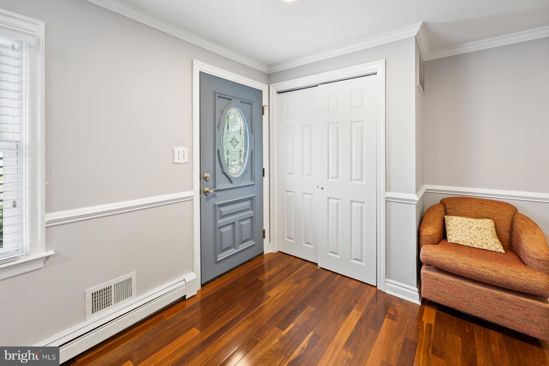 112 Hempstead Road Hamilton, NJ 08610 - Photo 4 of 40 Living Room