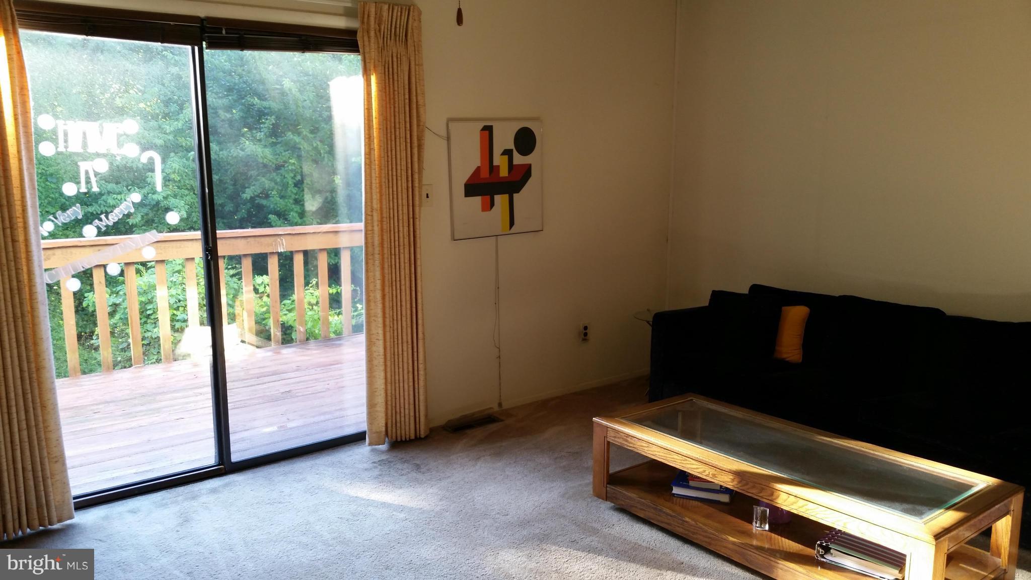 9255 Bellbeck Road Baltimore, MD 21234 - Photo 2 of 19 Living Room