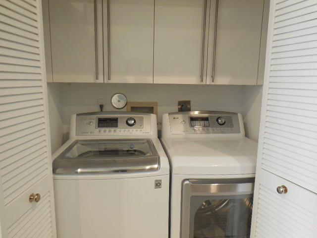 18253 Blue Lake Way Boca Raton, FL 33498 - Photo 27 of 33 WASHER & DRYER