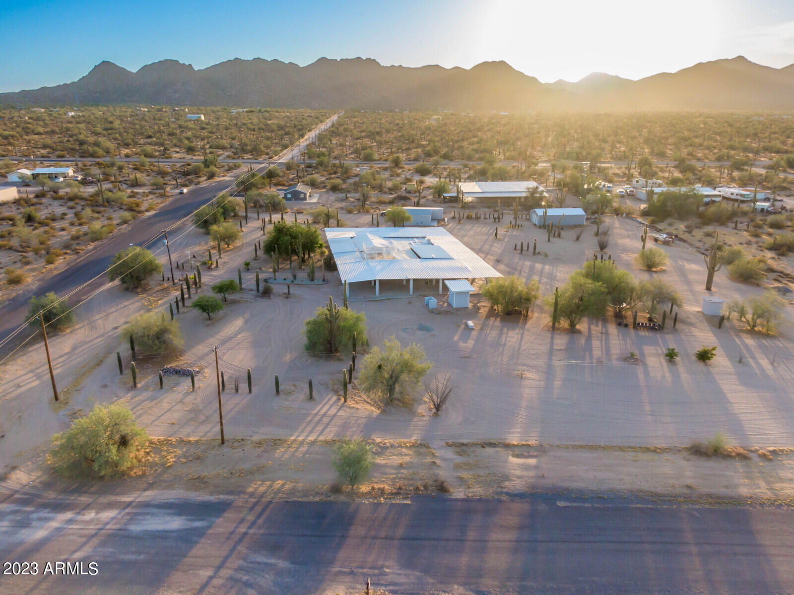 52570 West Cardinal Road Maricopa, AZ 85139 - Photo 1 of 58 62_Cre8MyMediacom0162_mls