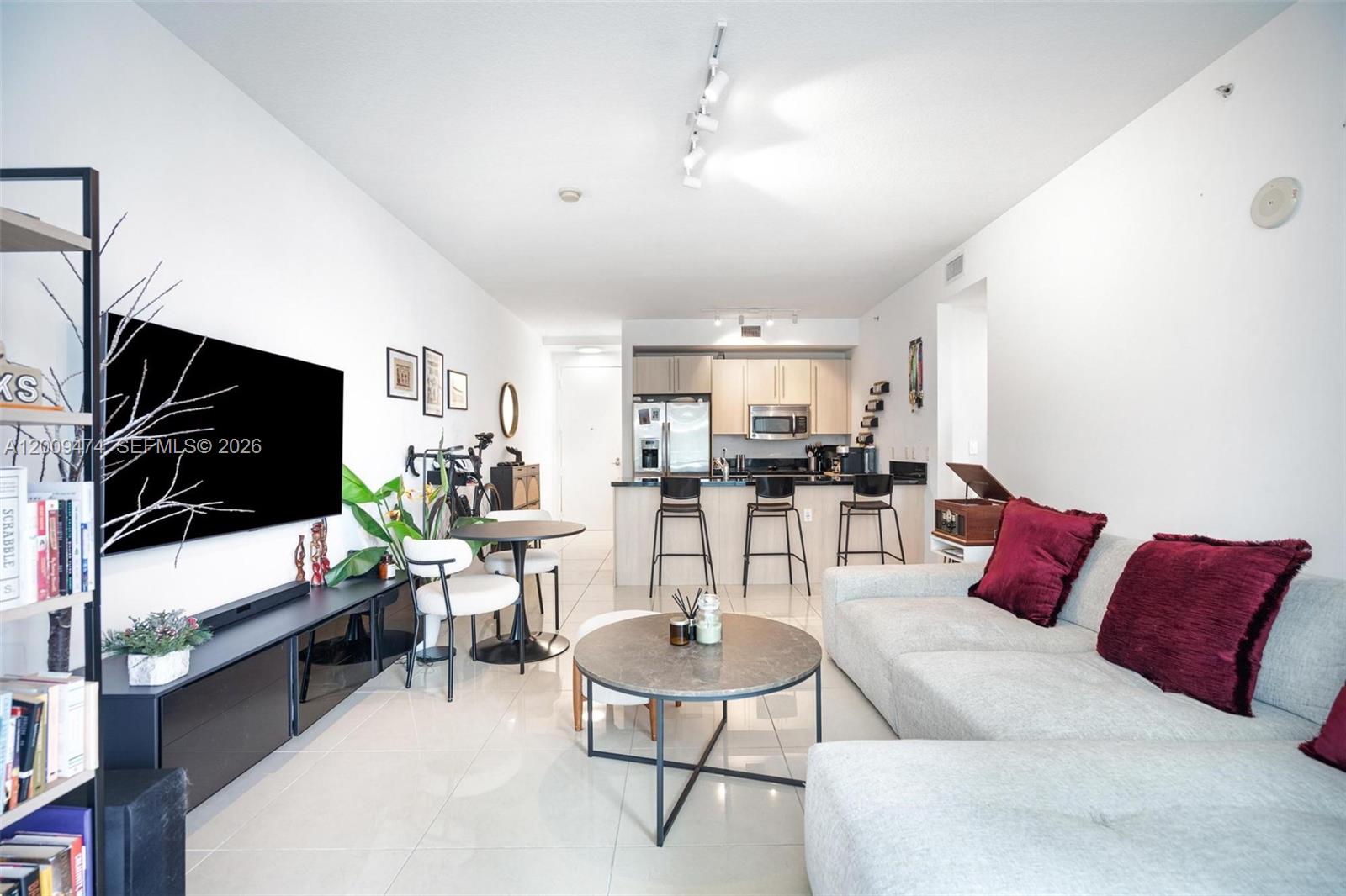 79 Southwest 12th Street, Unit 2908S Miami, FL 33130 - Photo 4 of 32