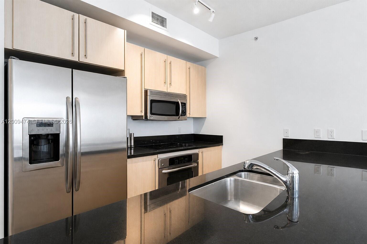 79 Southwest 12th Street, Unit 2908S Miami, FL 33130 - Photo 8 of 32