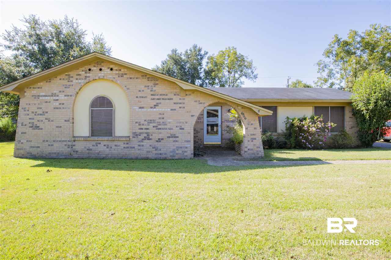 606 East Verbena Avenue Foley, AL 36535 - Photo 3 of 17
