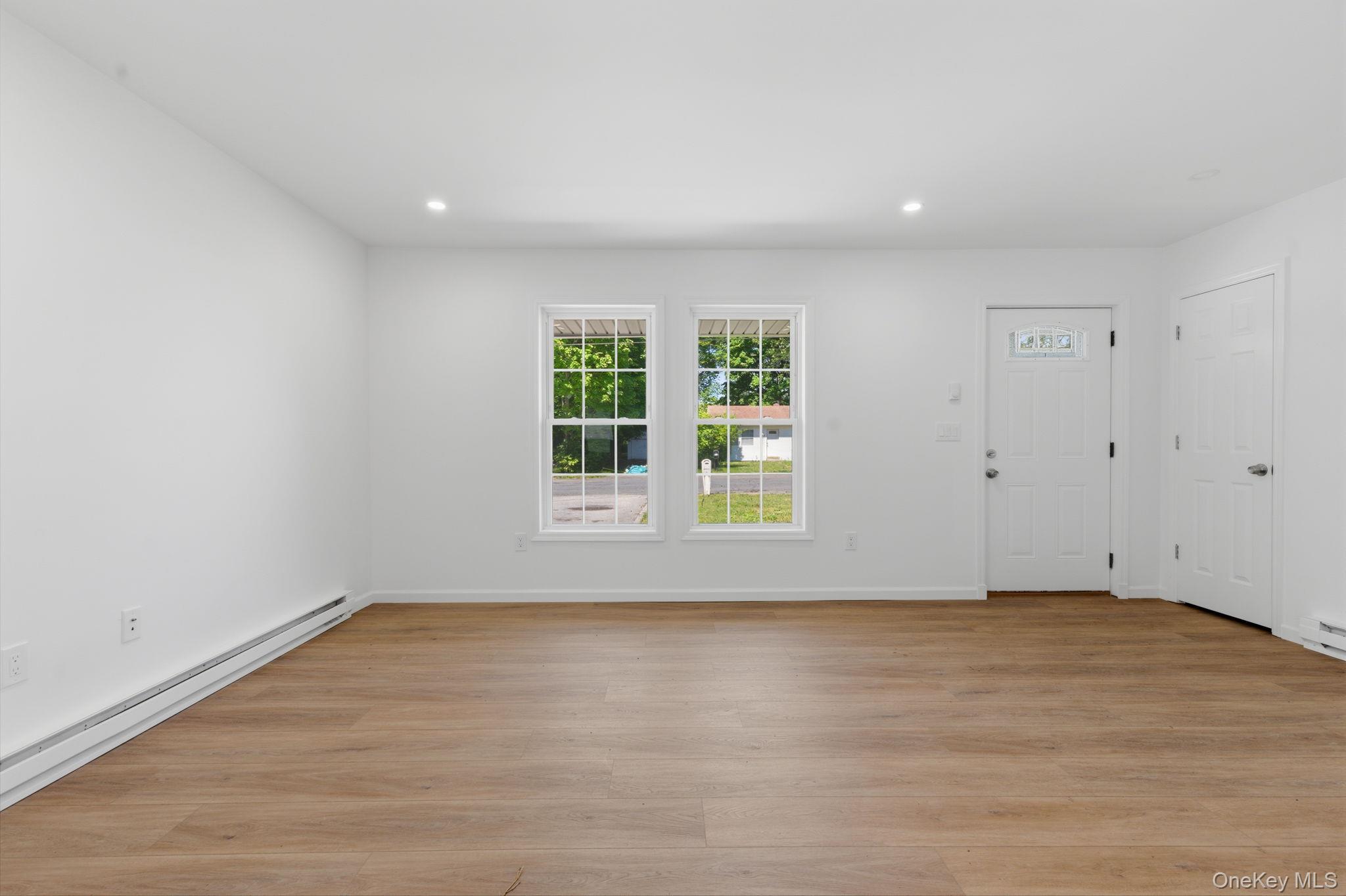 655 Post Avenue Bellport, NY 11713 - Photo 4 of 20