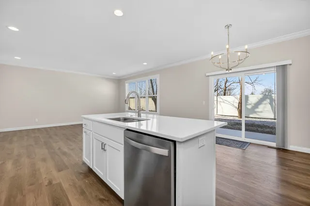 $399,900 | 3918 Orchard Drive, Bettendorf, IA 52722