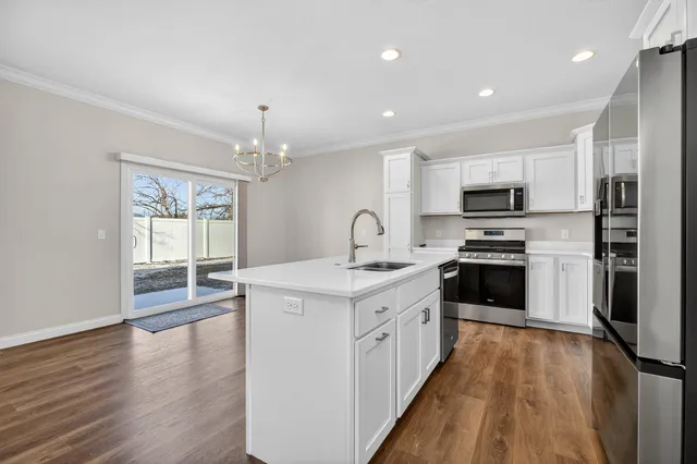 $399,900 | 3918 Orchard Drive, Bettendorf, IA 52722