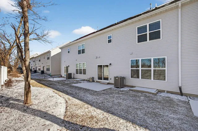 $399,900 | 3918 Orchard Drive, Bettendorf, IA 52722