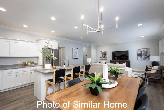 $399,900 | 3918 Orchard Drive, Bettendorf, IA 52722