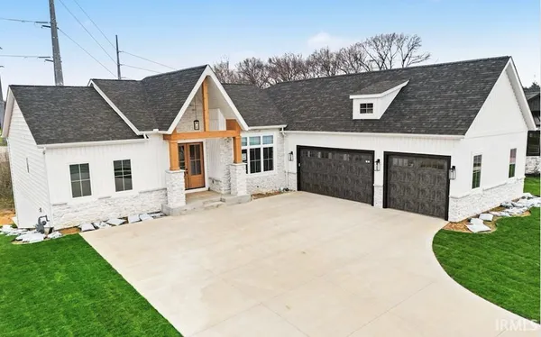 $639,000 | 11098 Calle Jules Court, Osceola, IN 46561