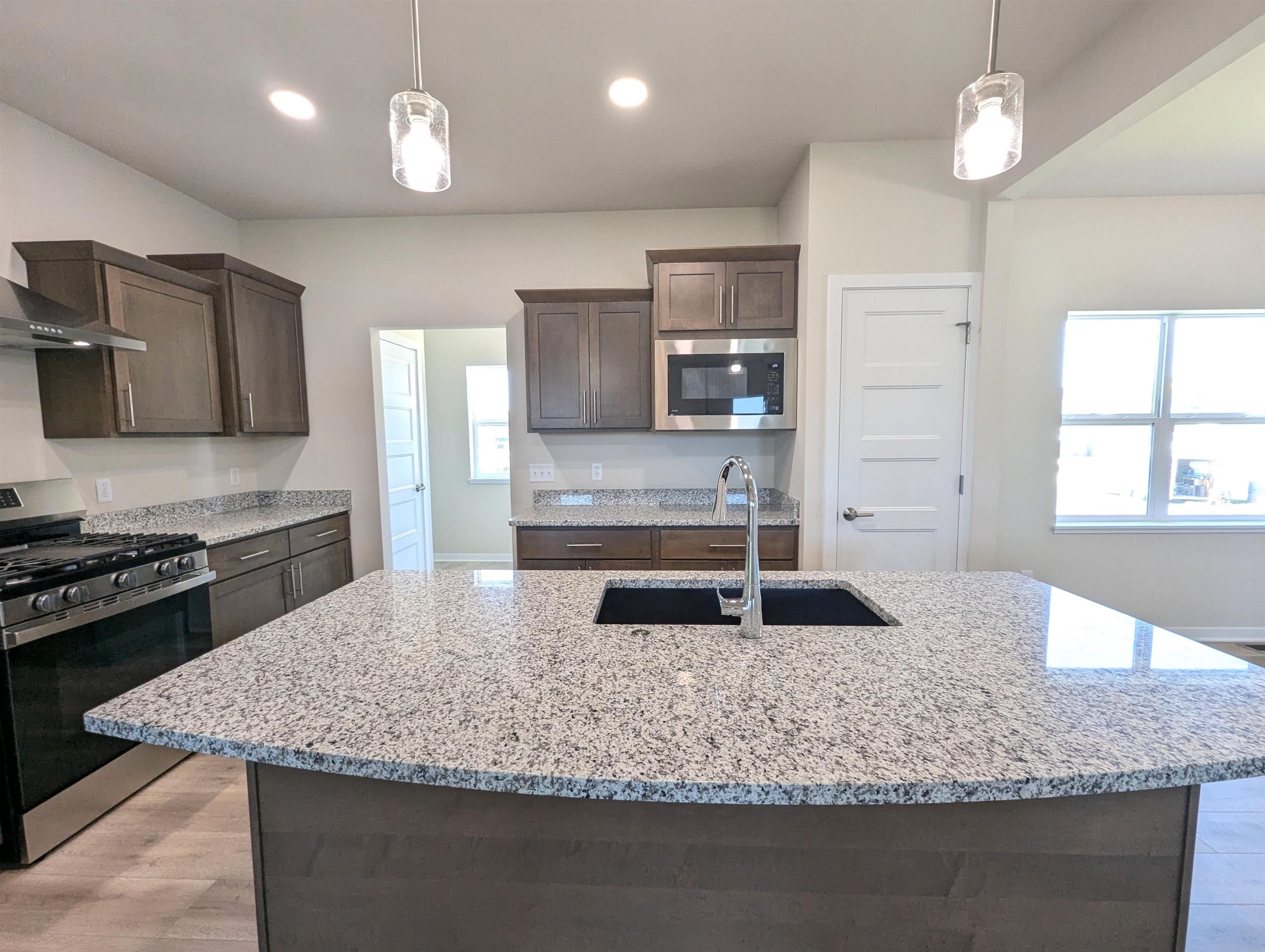 6631 Junco Drive Middleton, WI 53562 - Photo 12 of 82