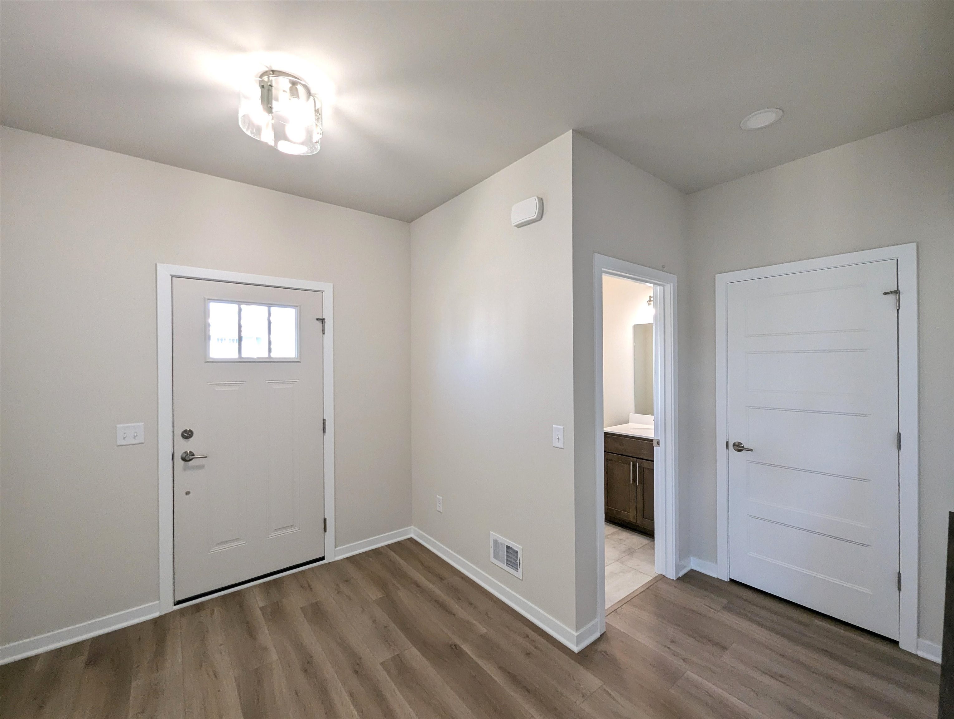 6631 Junco Drive Middleton, WI 53562 - Photo 7 of 82