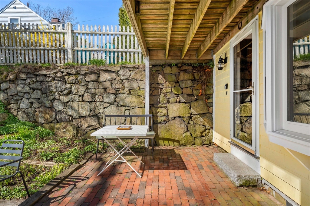 40 R Prospect Street, Unit 3 Marblehead, MA 01945 - Photo 24 of 34