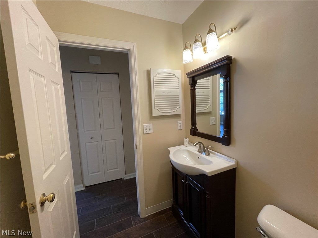 641 Stoney Ridge, Unit 83 Cleveland, OH 44143 - Photo 18 of 27 Full Bath - Lower Floor
