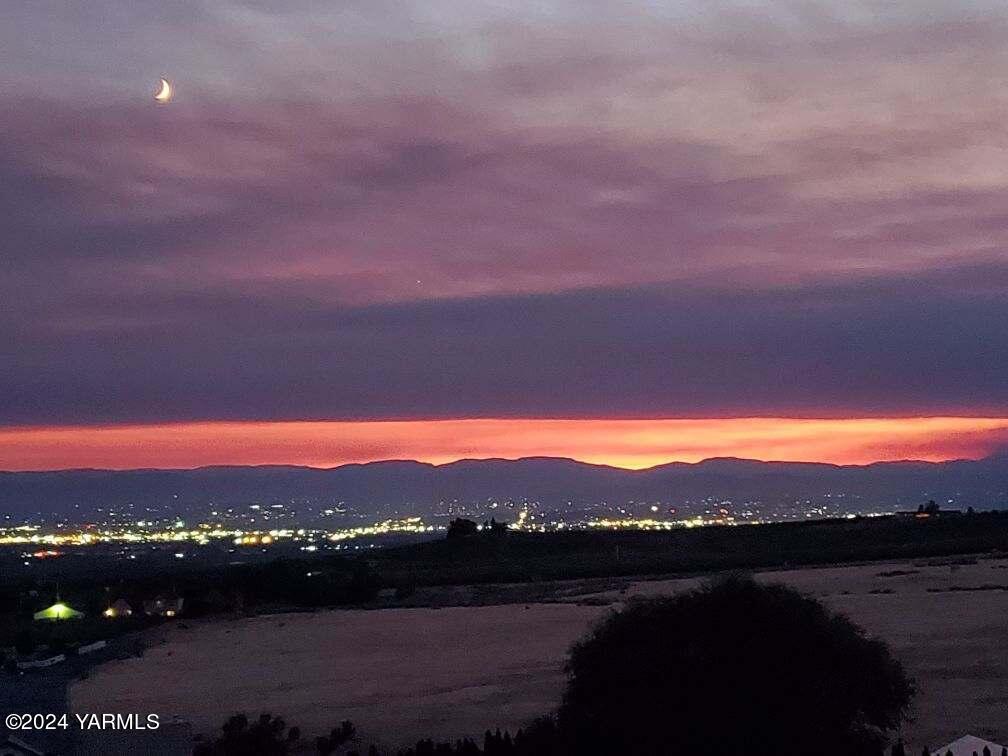 950 St Hilaire Road Yakima, WA 98901 - Photo 3 of 55 a view of lake with sunset