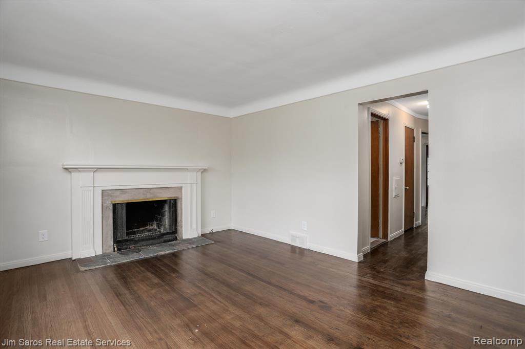 2013 Vernier Road Grosse Pointe Woods, MI 48236 - Photo 5 of 14