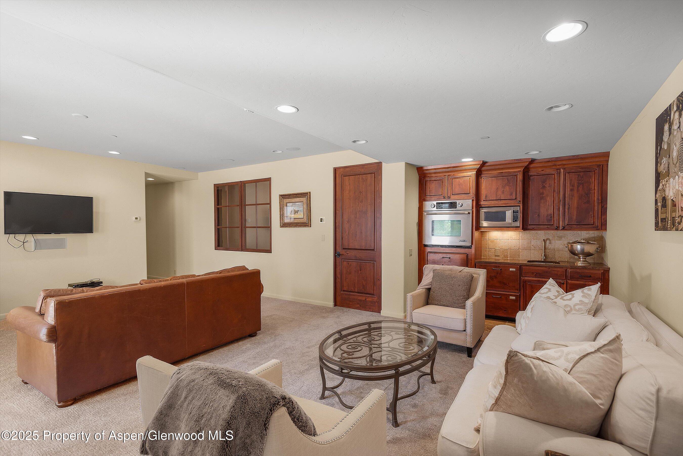202 Ridge Road Basalt, CO 81621 - Photo 41 of 74 Family room