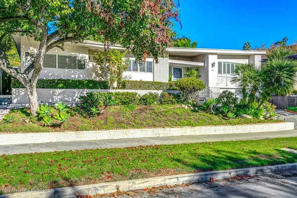 $8,000 | 2511 Aberdeen Avenue, Los Angeles, CA 90027
