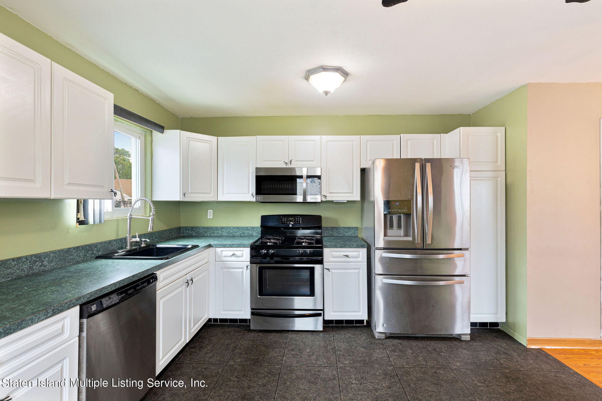 65 Courtney Loop Staten Island, NY 10305 - Photo 19 of 48 65CourtneyLoop-17