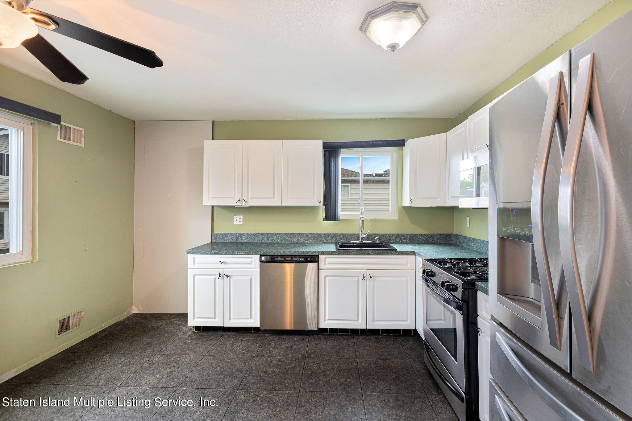 65 Courtney Loop Staten Island, NY 10305 - Photo 22 of 48 65CourtneyLoop-20