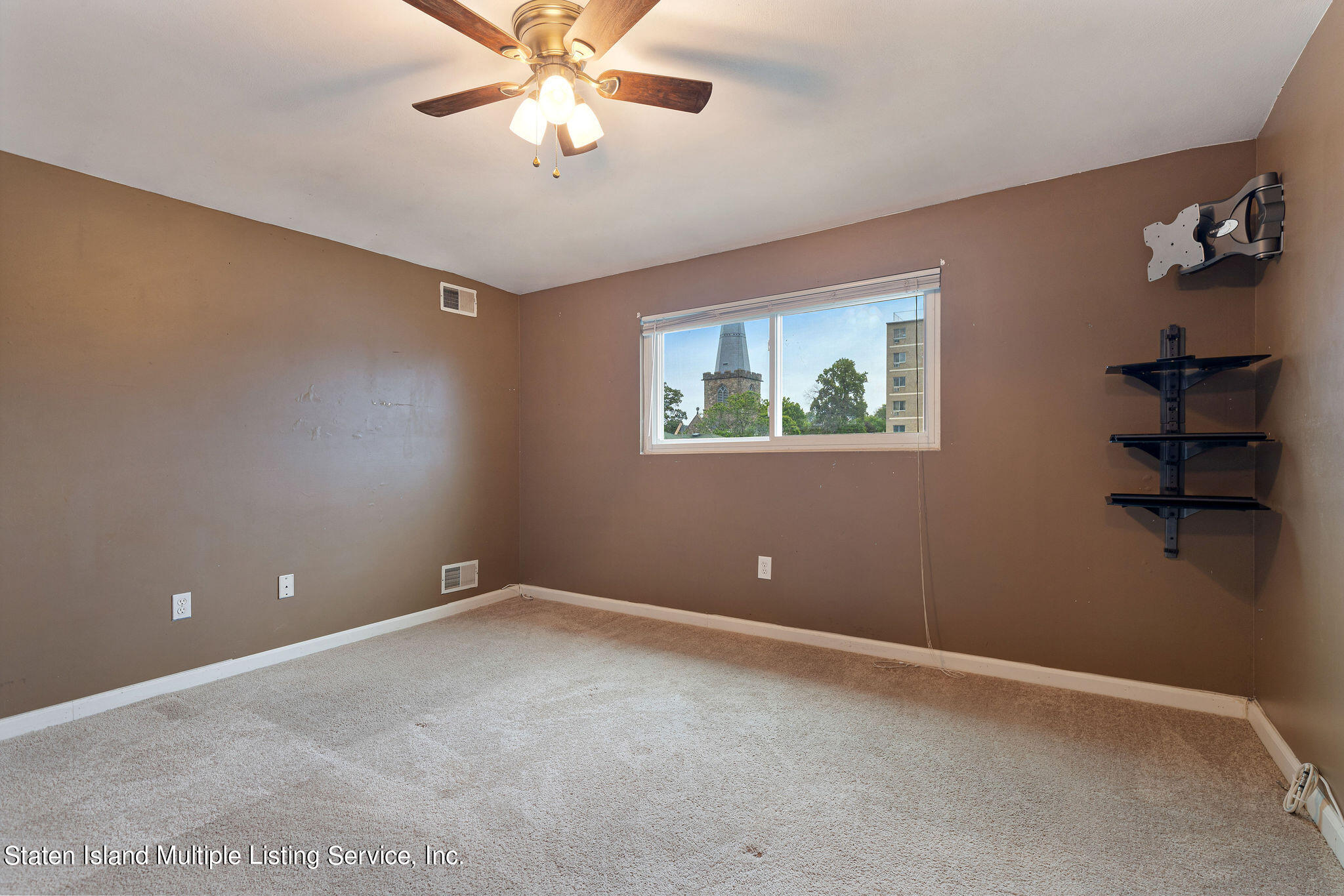 65 Courtney Loop Staten Island, NY 10305 - Photo 28 of 48 65CourtneyLoop-26