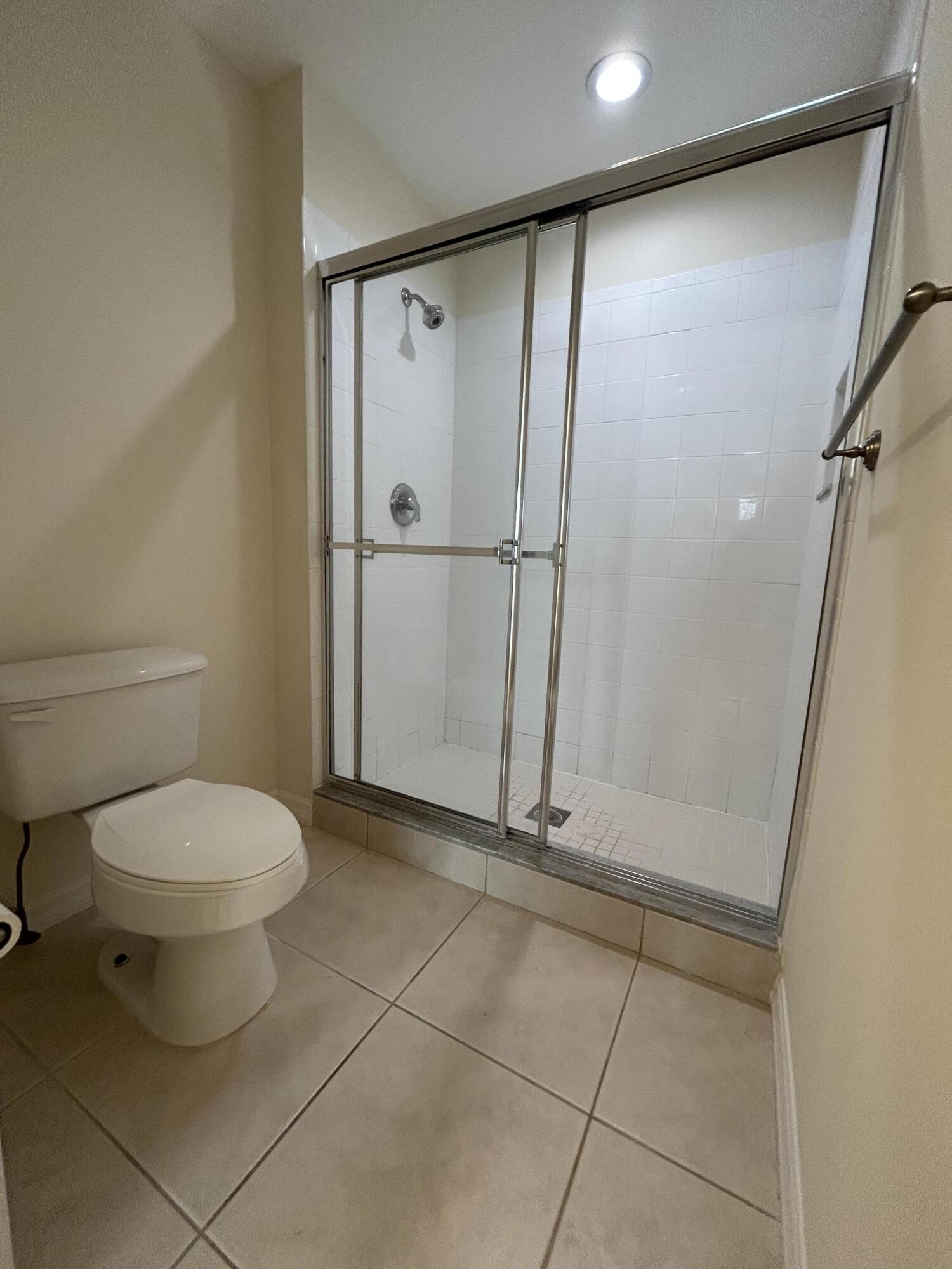 26 Royal Palm Way, Unit 405 Boca Raton, FL 33432 - Photo 17 of 44 MAIN BATHROOM;SHOWER