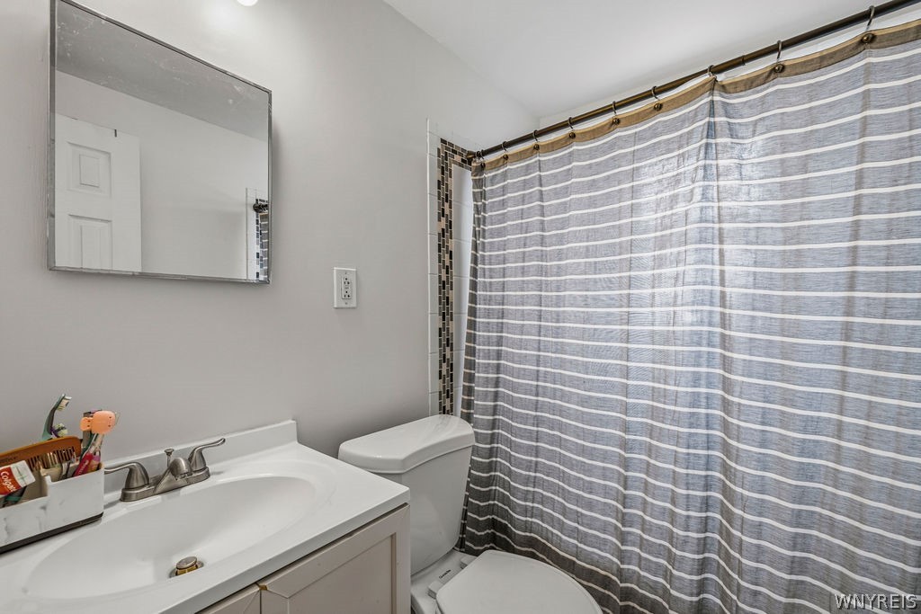 955 Beach Road Cheektowaga, NY 14225 - Photo 20 of 27