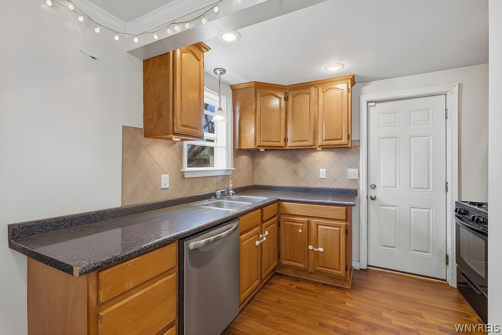 955 Beach Road Cheektowaga, NY 14225 - Photo 4 of 27