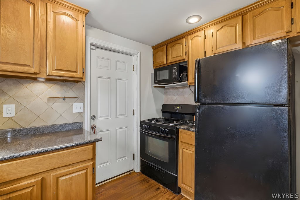 955 Beach Road Cheektowaga, NY 14225 - Photo 5 of 27