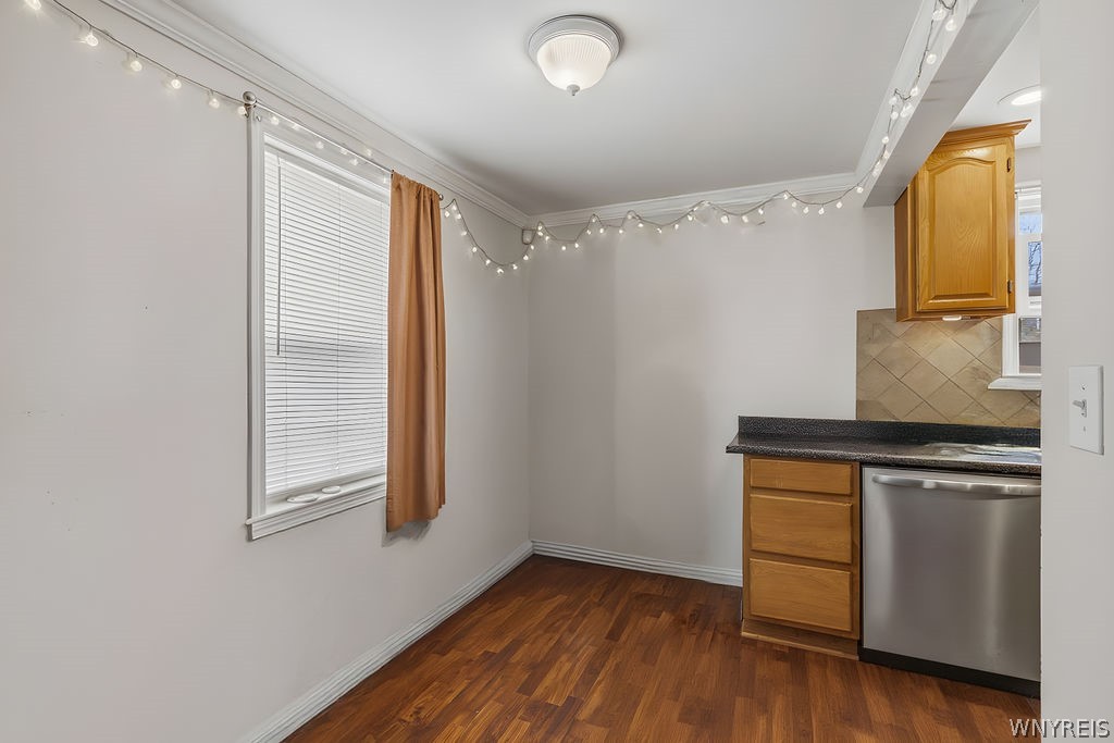 955 Beach Road Cheektowaga, NY 14225 - Photo 6 of 27
