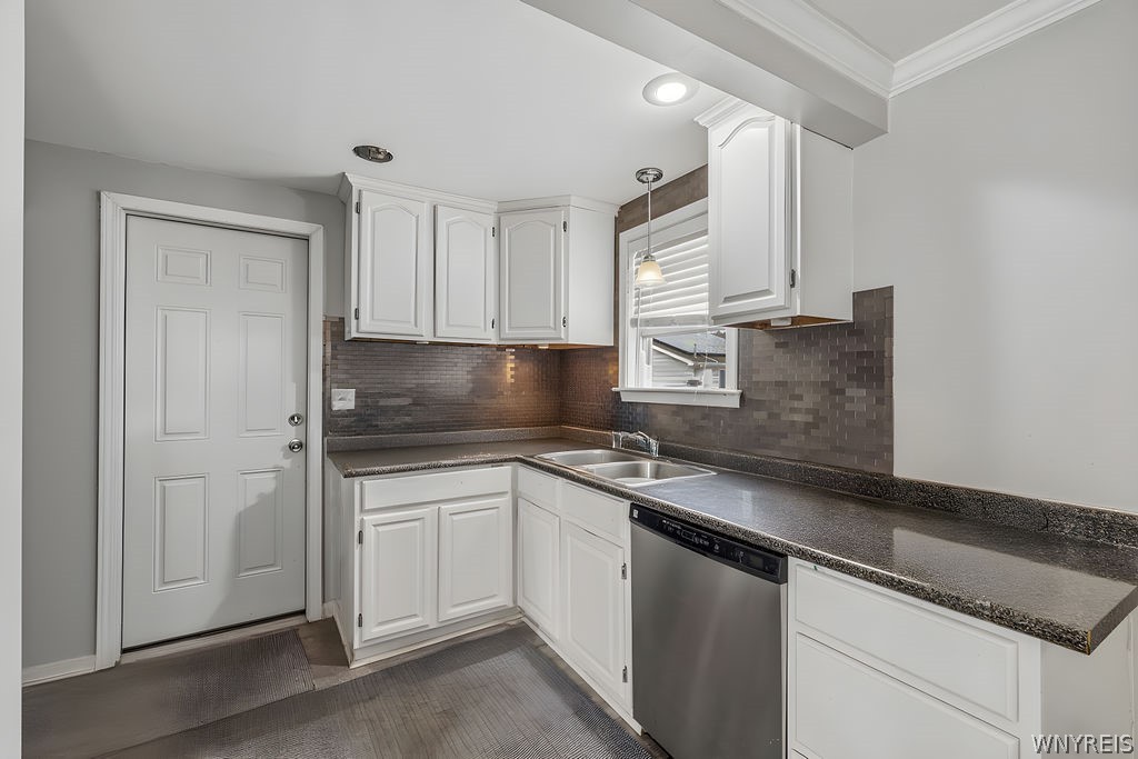 955 Beach Road Cheektowaga, NY 14225 - Photo 7 of 27