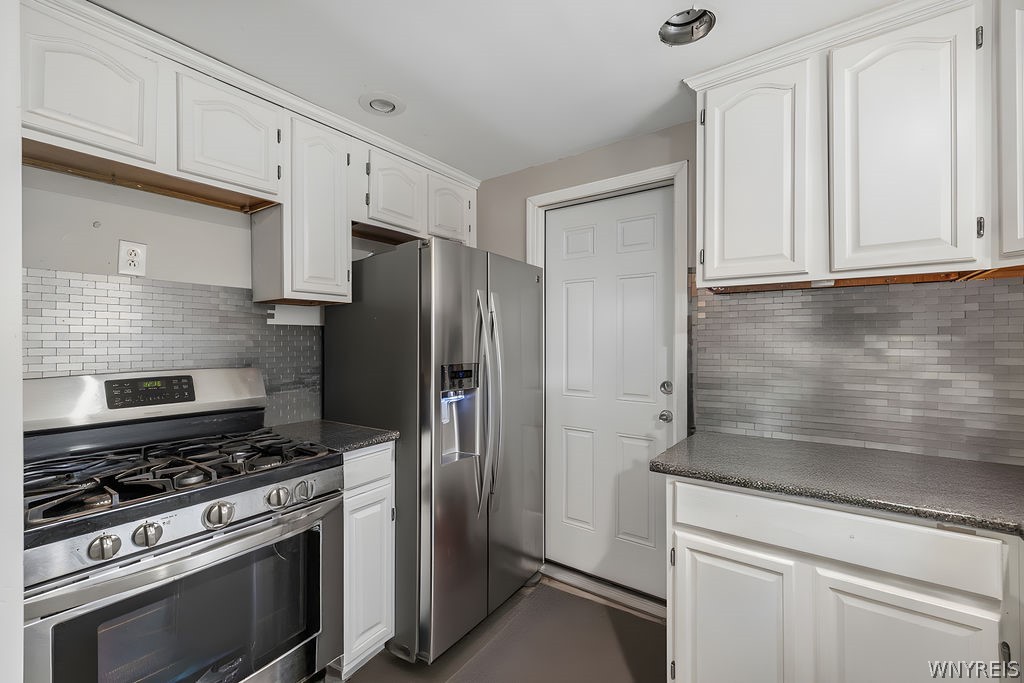 955 Beach Road Cheektowaga, NY 14225 - Photo 8 of 27