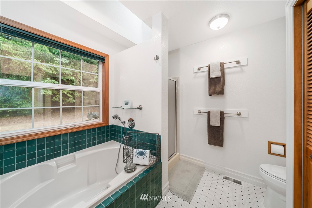 4548 Shellridge Road Northwest Olympia, WA 98502 - Photo 14 of 25 Gallery Image 14