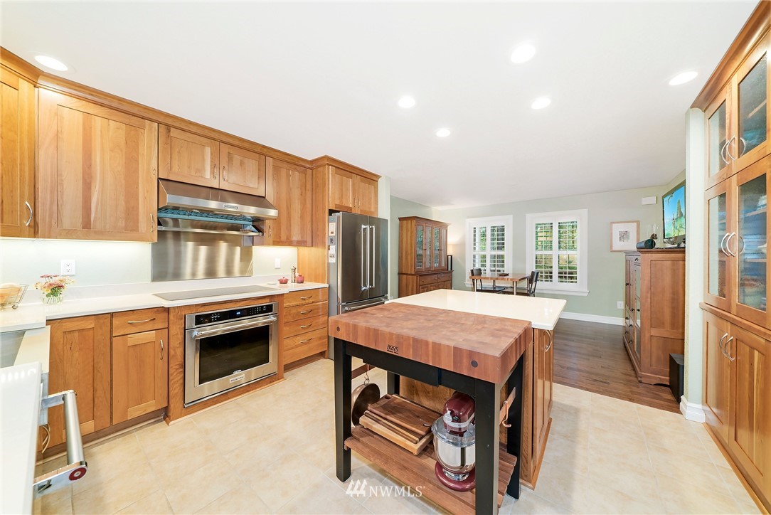 4548 Shellridge Road Northwest Olympia, WA 98502 - Photo 8 of 25 Gallery Image 8