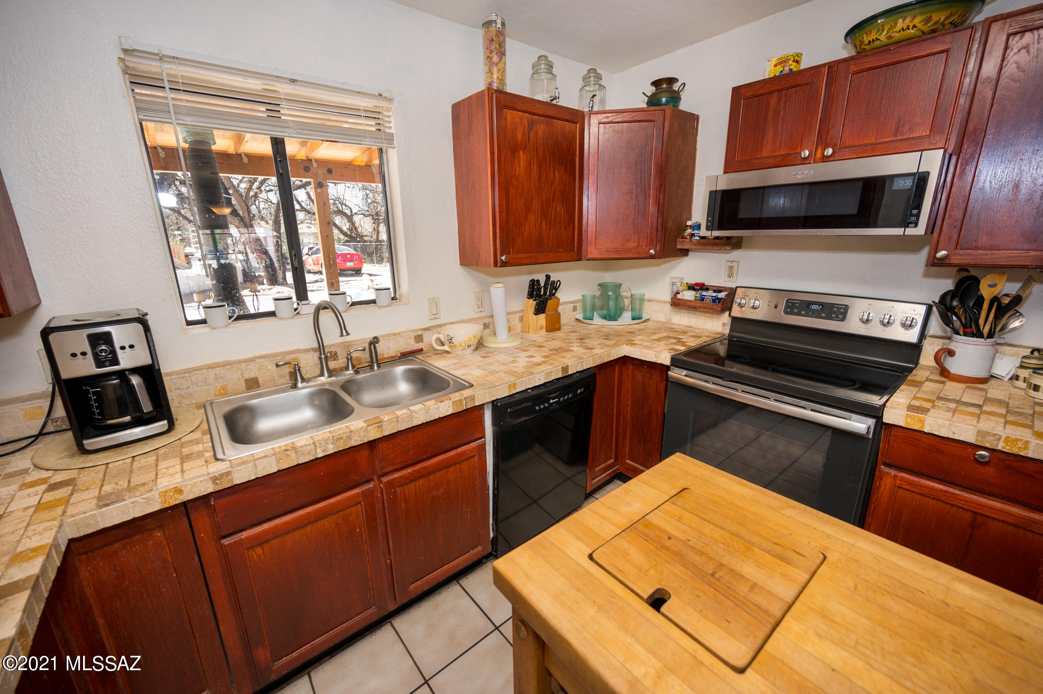 283 Poco Court Rio Rico, AZ 85648 - Photo 15 of 42