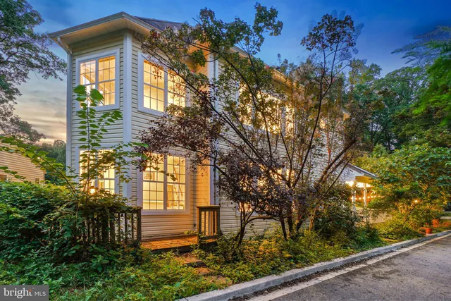 $1,249,000 | 903 Heather Avenue, Takoma Park, MD 20912