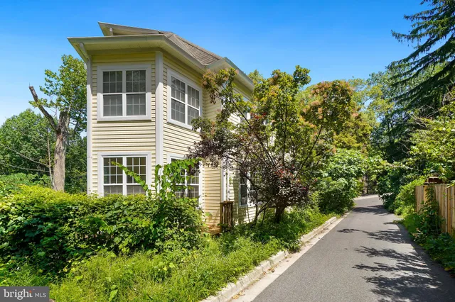 $1,249,000 | 903 Heather Avenue, Takoma Park, MD 20912