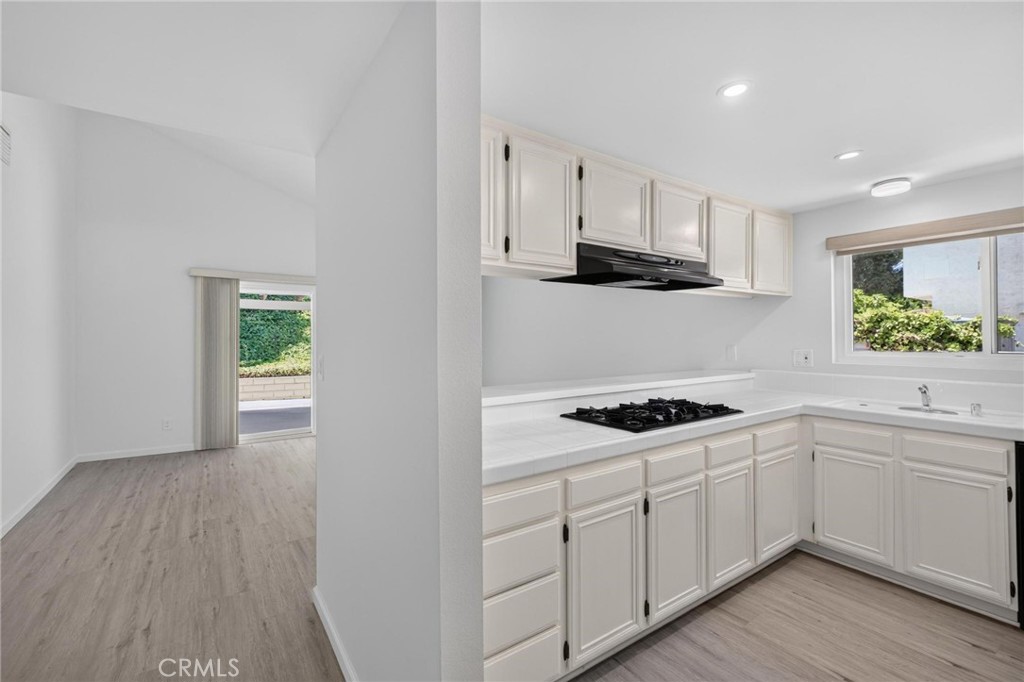 3026 Softwind Way Torrance, CA 90505 - Photo 15 of 36