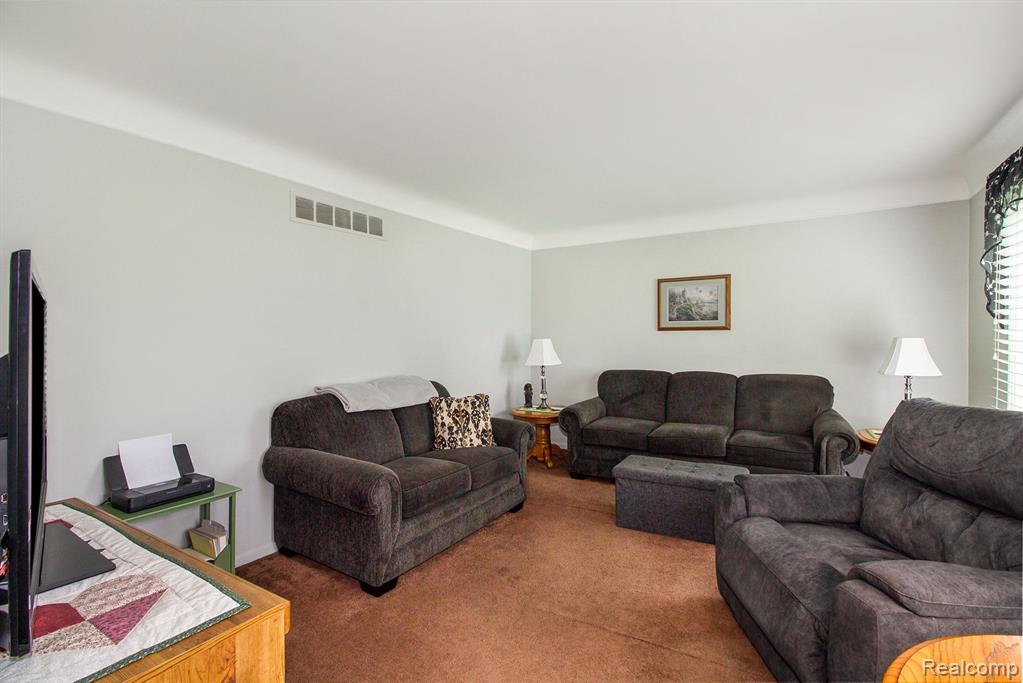 3510 Lantern View Howell, MI 48843 - Photo 4 of 25