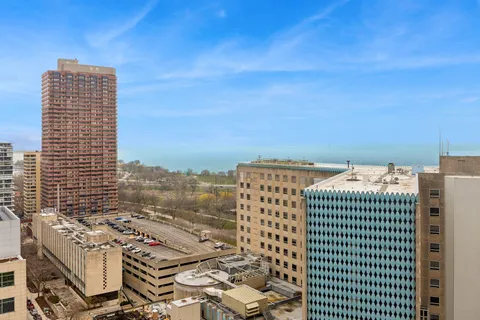 $489,000 | 330 West Diversey Parkway, Unit 2108, Chicago, IL 60657